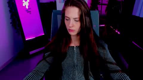 Snapshot of emilywiled chatting on October 22, 8:39 am Emily online show from October 22, 8:39 am