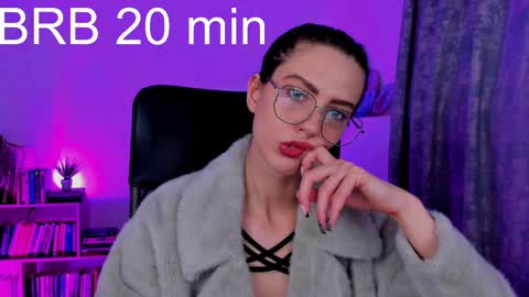 Snapshot of emilywiled chatting on February 14, 11:31 am Emily online show from February 14, 11:31 am