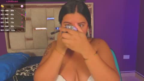 emilyy_cooperr online show from June 26, 12:21 pm