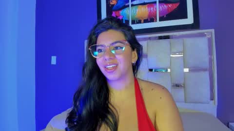 emilyy_cooperr online show from February 21, 12:08 pm