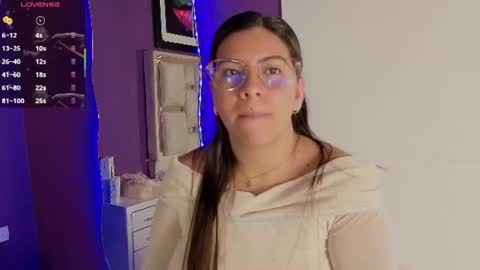 emilyy_cooperr online show from June 9, 12:16 pm