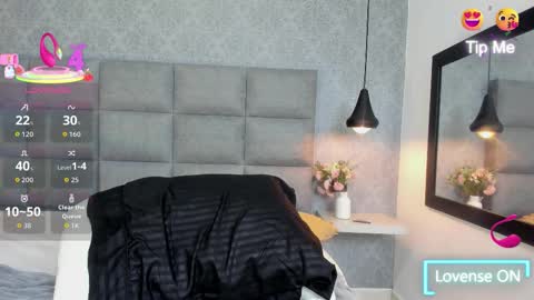 emilyy_r online show from December 20, 8:38 pm