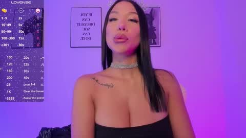 Emily  online show from November 17, 6:43 pm