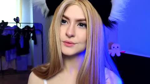 emimiy online show from February 19, 5:49 am