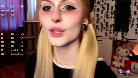 emimiy online show from October 4, 7:28 am