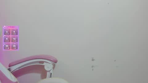 emma_ayala online show from April 22, 7:21 pm