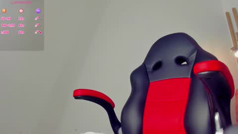 Snapshot of emma_cleir chatting on October 7, 8:38 pm emma cleir online show from October 7, 8:38 pm