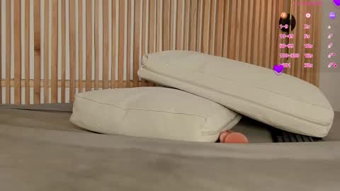 Snapshot of emma_cleir chatting on October 10, 9:41 pm emma cleir online show from October 10, 9:41 pm