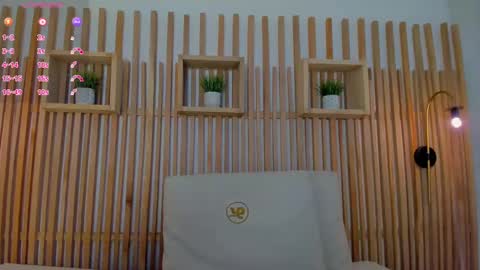 Snapshot of emma_cleir chatting on September 25, 8:05 pm emma cleir online show from September 25, 8:05 pm