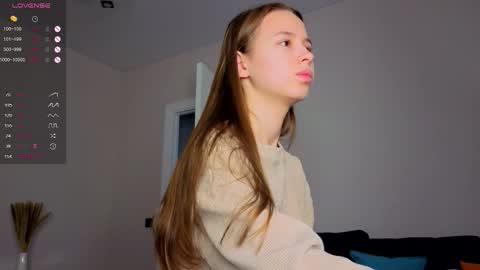 Snapshot of emma_clon chatting on September 19, 1:10 am Emma online show from September 19, 1:10 am