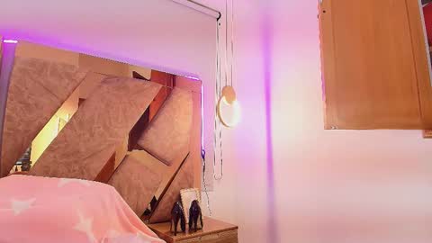 EMMA  online show from December 21, 7:20 pm