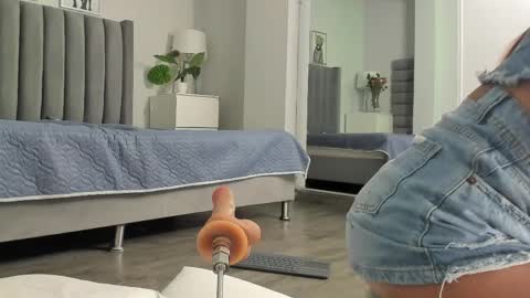 Emma online show from April 7, 9:50 pm