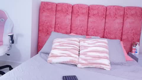 Emma online show from November 7, 3:09 am