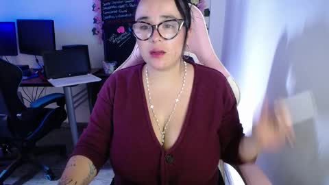 Snapshot of emma_evans07 chatting on December 30, 3:56 pm emmy online show from December 30, 3:56 pm