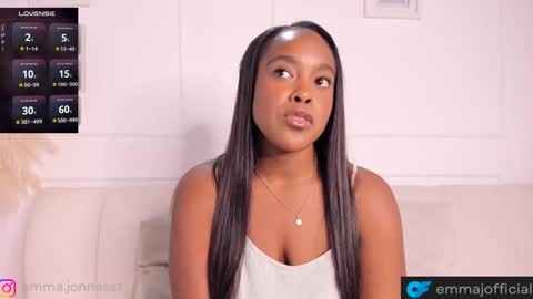 Snapshot of emma_jonness chatting on December 9, 6:46 pm emma_jonness online show from December 9, 6:46 pm