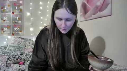emma_just online show from November 19, 7:51 am