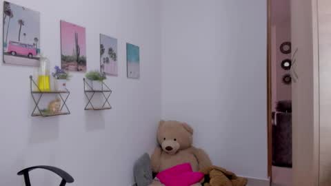 whises lits        online show from February 16, 5:22 pm