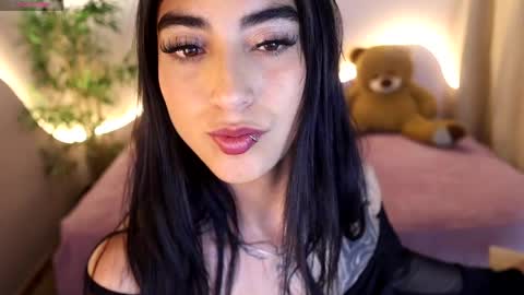 Emma online show from May 14, 9:35 pm