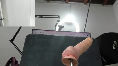 Emma Loaiza  online show from May 14, 7:56 pm