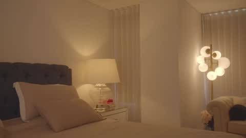 Snapshot of emma_lu1 chatting on December 3, 6:22 pm emma_lu1 online show from December 3, 6:22 pm