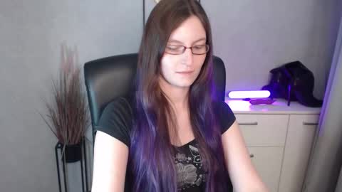 emma online show from November 7, 3:03 pm