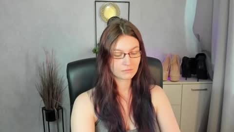 emma online show from July 22, 5:42 am
