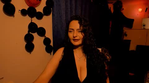  emma luxy online show from October 31, 12:33 am