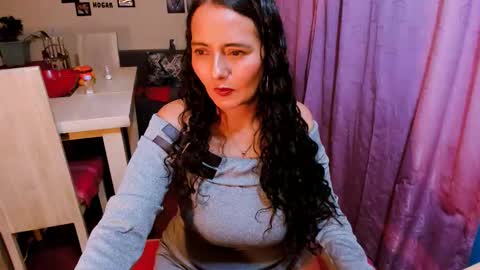  emma luxy online show from March 1, 5:00 am