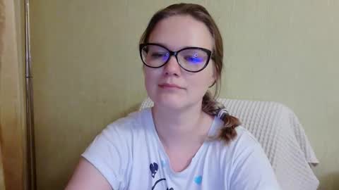 emma_misty_ online show from November 10, 6:10 pm