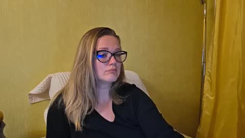 emma_misty_ online show from October 6, 3:52 pm