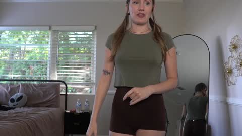 Emma Ruby online show from November 29, 6:48 pm