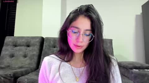 Snapshot of emma_sandovaal chatting on October 6, 6:09 am Emma online show from October 6, 6:09 am