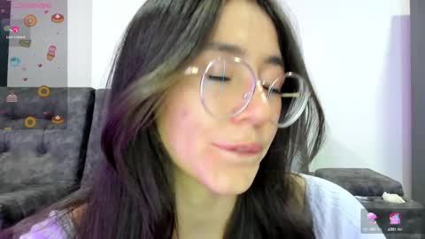 Snapshot of emma_sandovaal chatting on January 18, 12:02 am Emma online show from January 18, 12:02 am