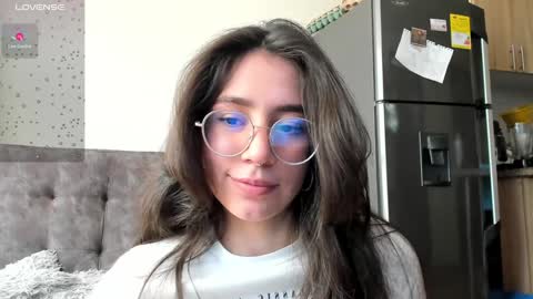 Snapshot of emma_sandovaal chatting on December 12, 6:21 pm Emma online show from December 12, 6:21 pm