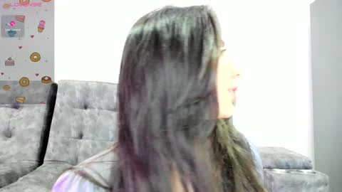 Snapshot of emma_sandovaal chatting on January 30, 2:27 am Emma online show from January 30, 2:27 am