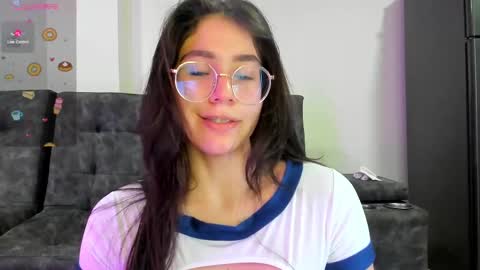 Snapshot of emma_sandovaal chatting on February 24, 4:16 am Emma online show from February 24, 4:16 am