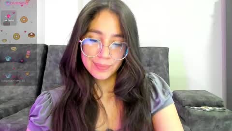 Snapshot of emma_sandovaal chatting on February 25, 5:08 am Emma online show from February 25, 5:08 am