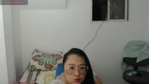 emma_sswan1 online show from June 7, 2:28 am