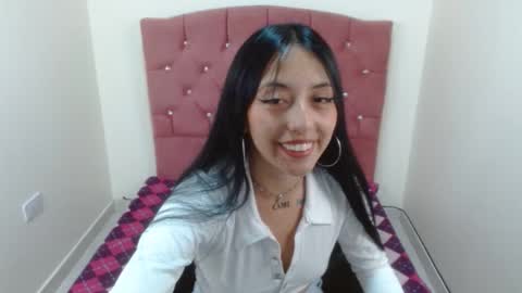 Snapshot of emma_thompson6 chatting on October 5, 2:53 am emma_thompson6 online show from October 5, 2:53 am