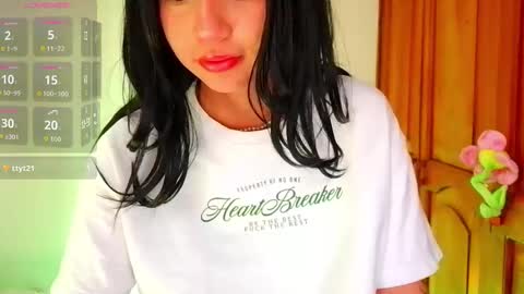 Snapshot of emma_web_ chatting on October 17, 6:34 pm Emma web online show from October 17, 6:34 pm
