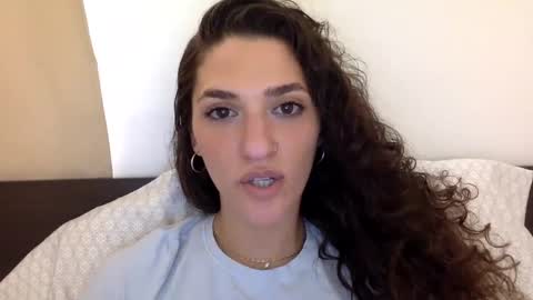 Emma online show from February 17, 9:32 pm