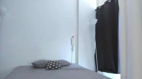 emmaclark_1 online show from May 19, 10:17 pm