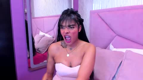 emmaebony_ online show from September 27, 10:13 am