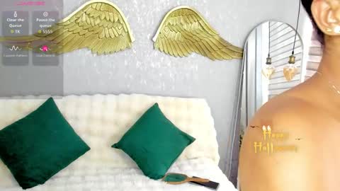 Snapshot of emmaferrary chatting on October 21, 5:16 pm Emma Ferrary online show from October 21, 5:16 pm