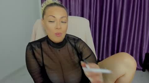 Snapshot of emmamaturre chatting on September 14, 9:49 pm Emma online show from September 14, 9:49 pm