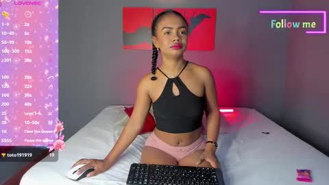Snapshot of emmasmith06 chatting on February 10, 5:52 pm Emma online show from February 10, 5:52 pm