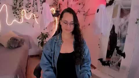 Emma Torres online show from October 22, 3:46 pm