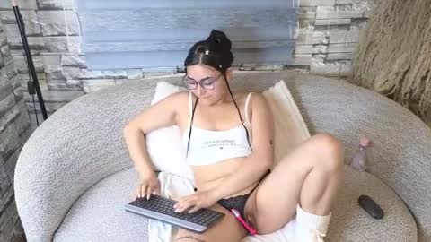 emily online show from May 28, 8:29 pm