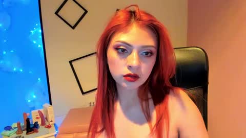 Snapshot of emmily_walker chatting on September 26, 4:42 am EmmilyWalker online show from September 26, 4:42 am