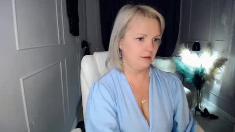 emmmam online show from February 25, 3:37 pm